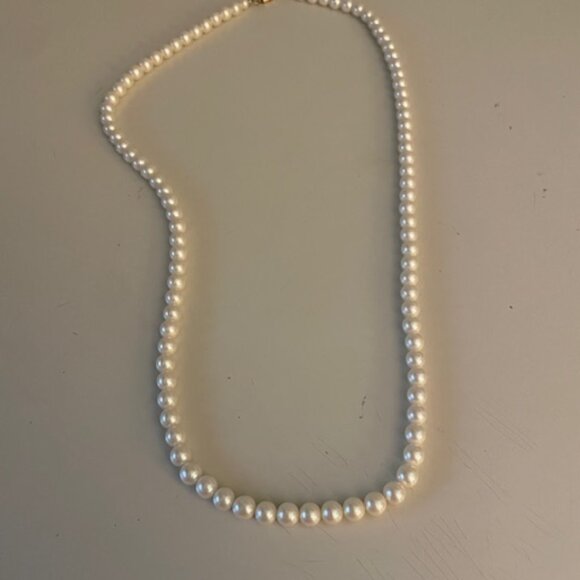 RETRO 1928 FAUX PEARL NECKLACE COSTUME 8MM ROUND CREAM COLOR 15" Long Preowned - Picture 1 of 2